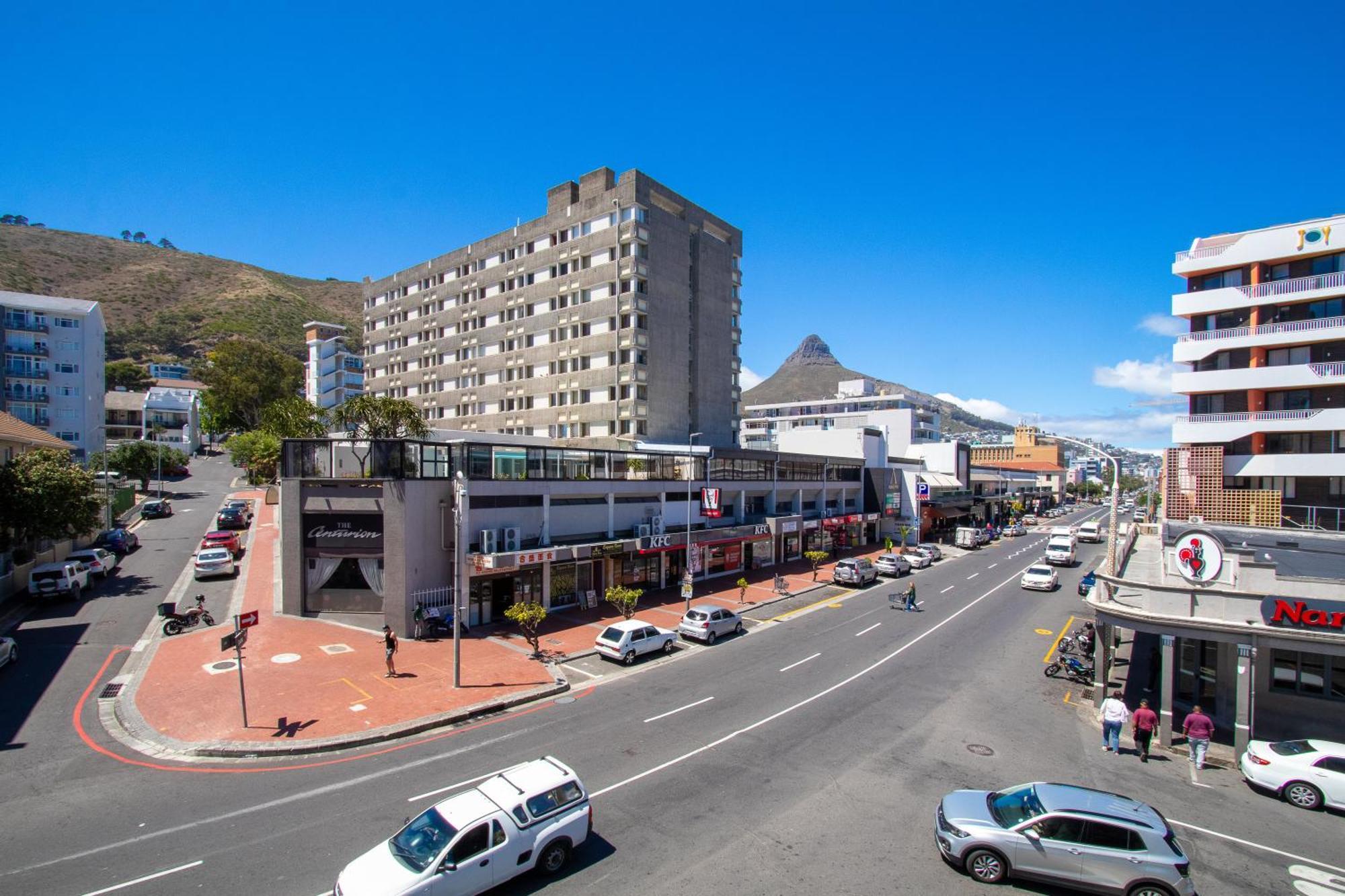 Apartment Spacious 1 Bedroom Apartment, Atlantica, Seapoint
