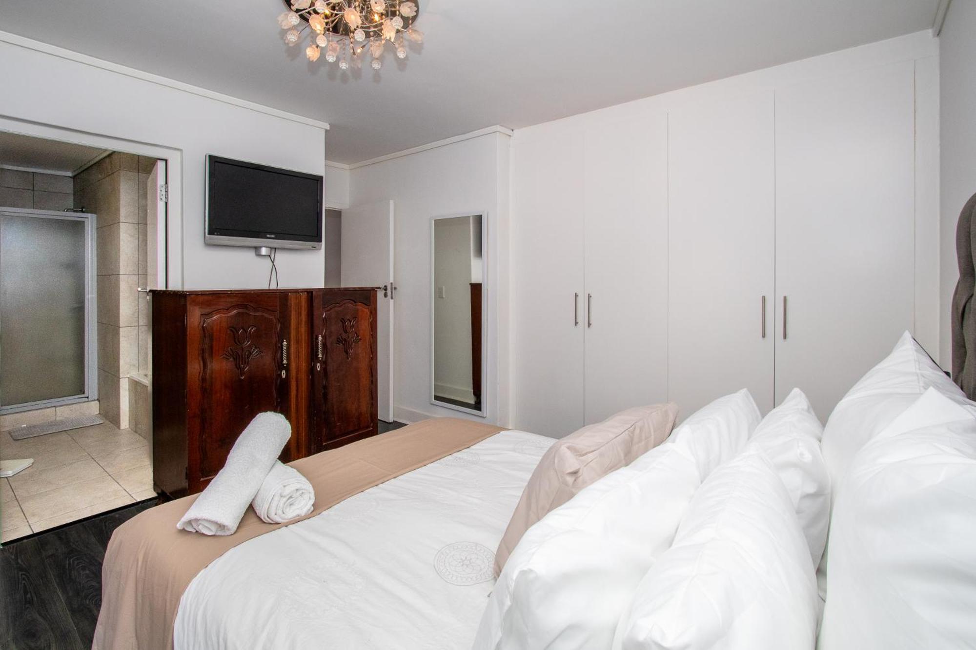 Apartment Spacious 1 Bedroom Apartment, Atlantica, Seapoint *