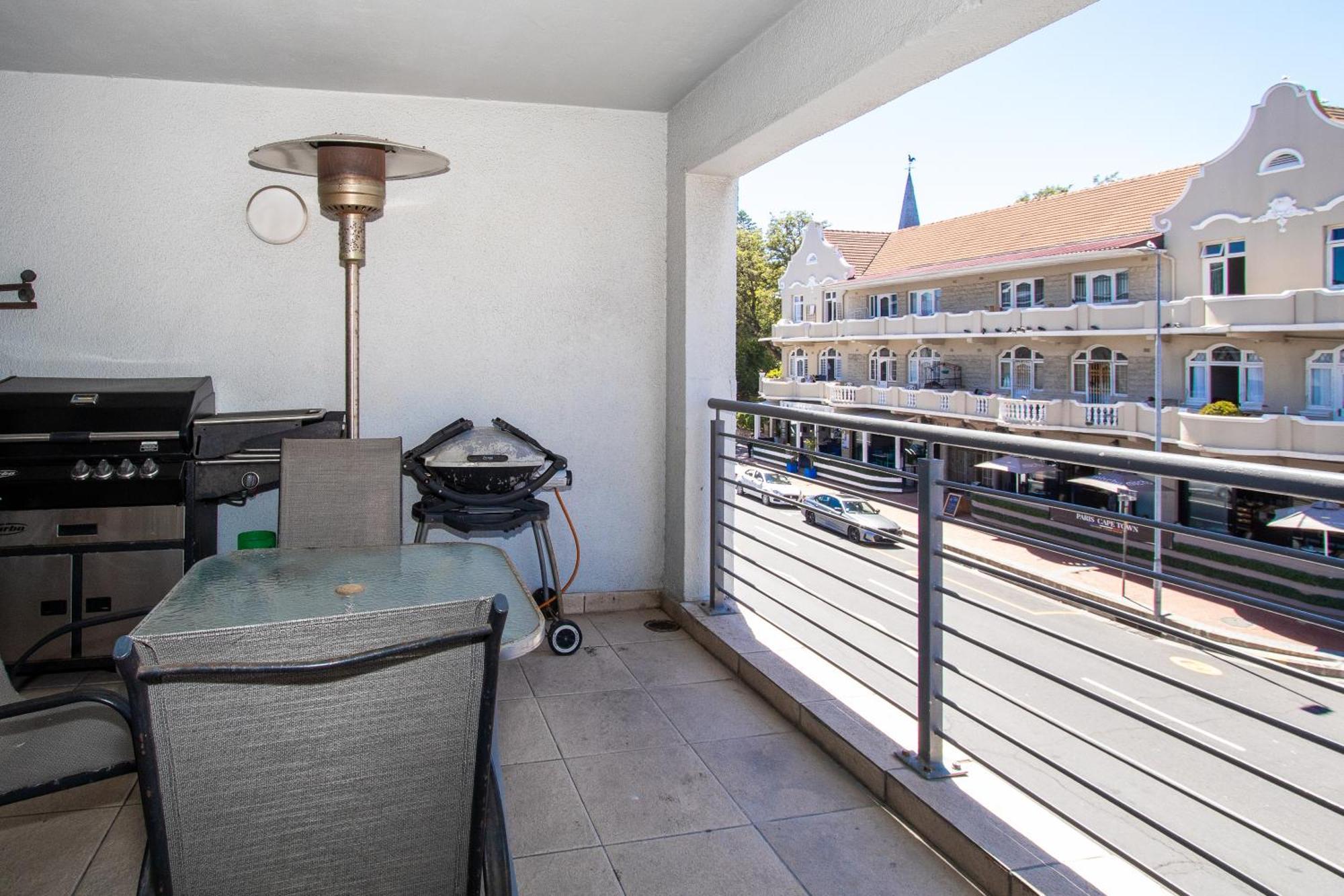 Apartment Spacious 1 Bedroom Apartment, Atlantica, Seapoint