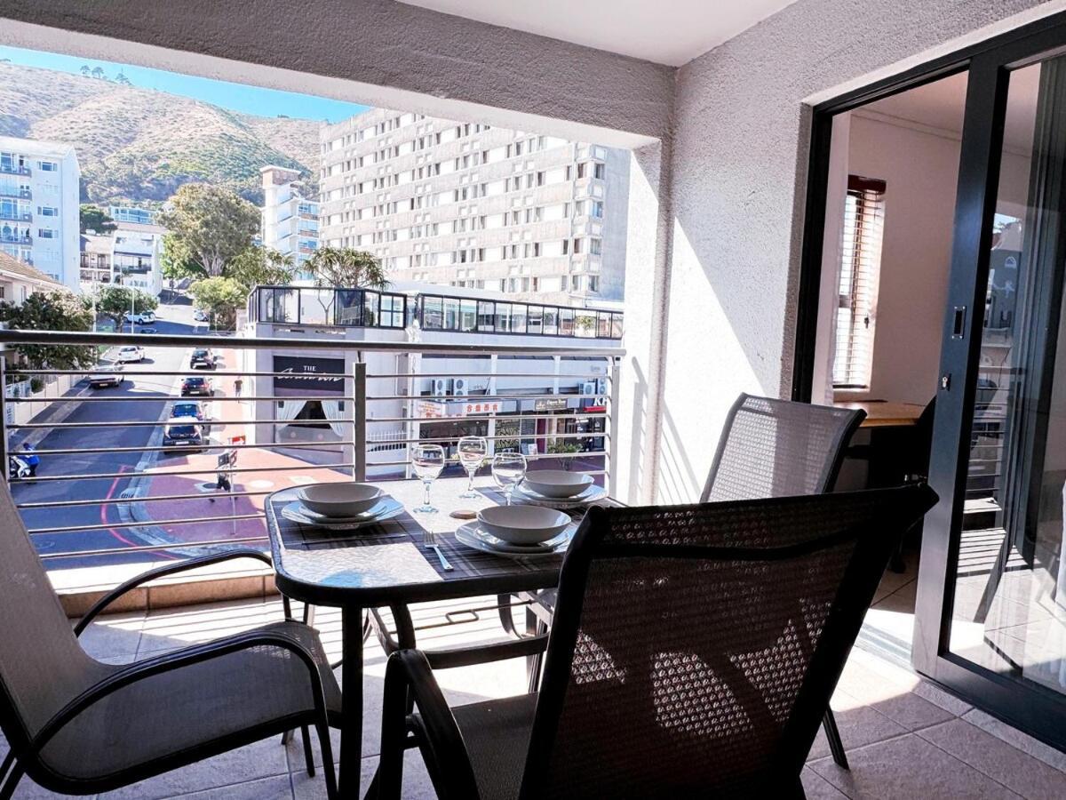 Apartment Spacious 1 Bedroom Apartment, Atlantica, Seapoint