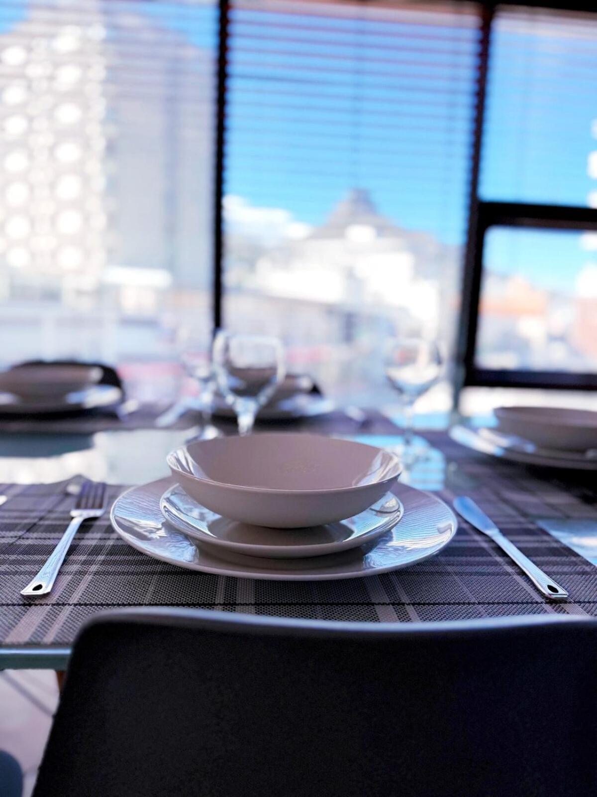 Spacious 1 Bedroom Apartment, Atlantica, Seapoint Apartment Cape Town