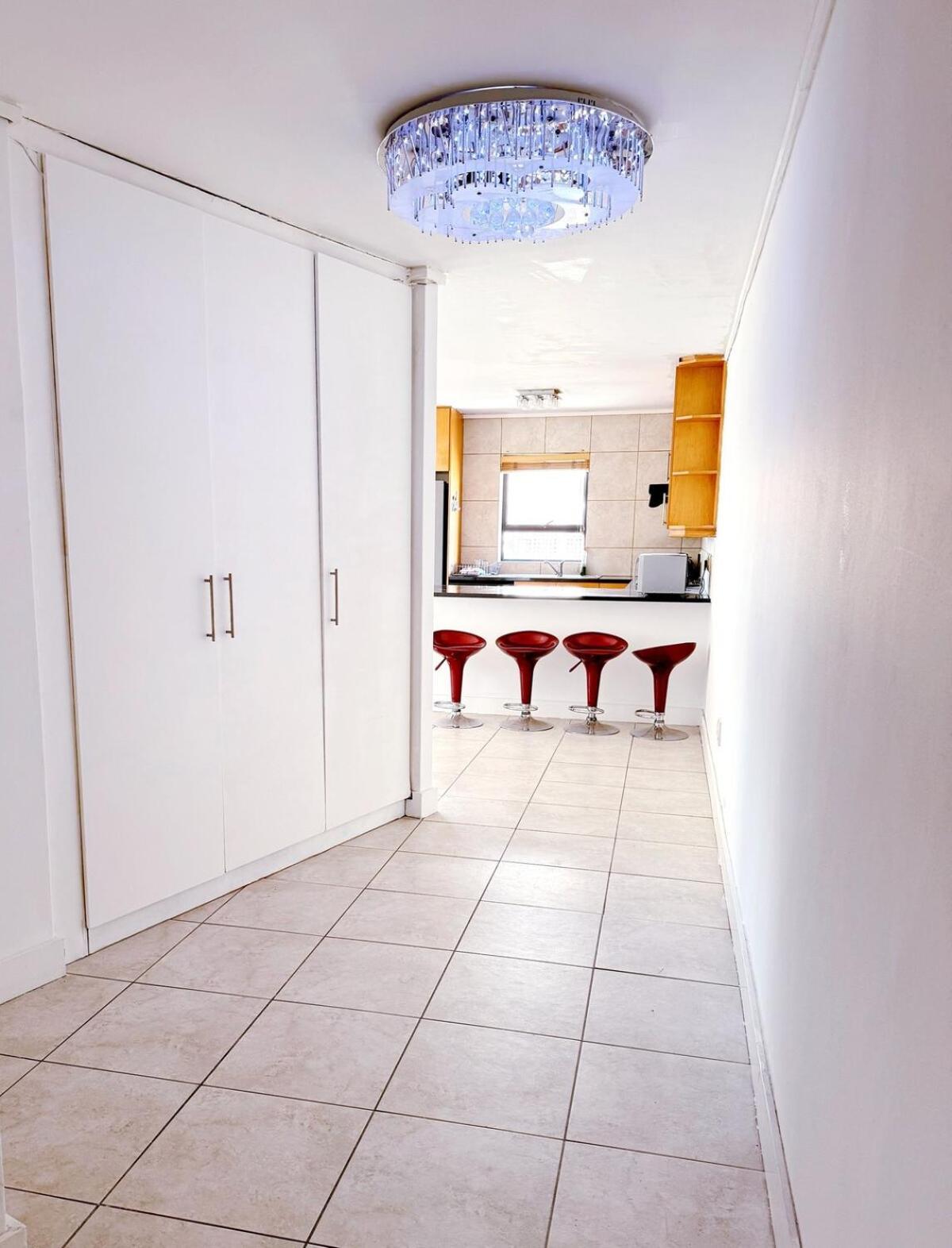 Apartment Spacious 1 Bedroom Apartment, Atlantica, Seapoint *
